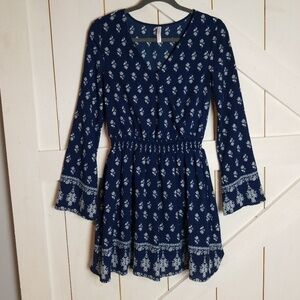 Xhilaration Blue White Floral Boho Bell sleeves x